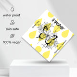 Schmetterling umgeben von Blumen Tattoo