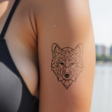 Großer geometrischer Wolf Tattoo