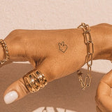 Häschen-Herz Tattoo