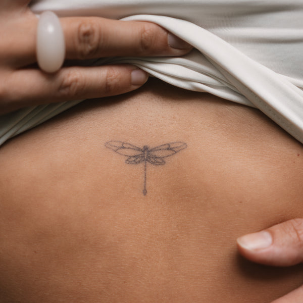 Einfache Libelle Tattoo