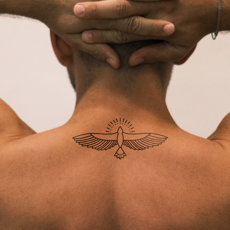 Großer Minimalistischer Vogel Tattoo