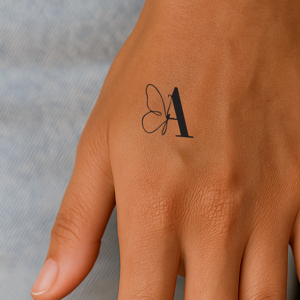 Schmetterling mit Initialen Tattoo (A-Z)