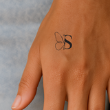 Schmetterling mit Initialen Tattoo (A-Z)